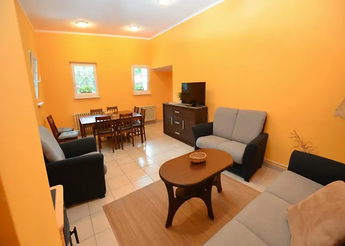 Bedroom By The Woods بيت للعطل Malecov